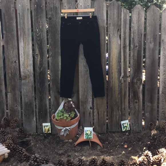 Old Navy ⚓️🖤Black Velvet Stretchy Soft Jeans Size 6